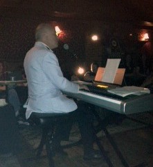 Libba's pianist